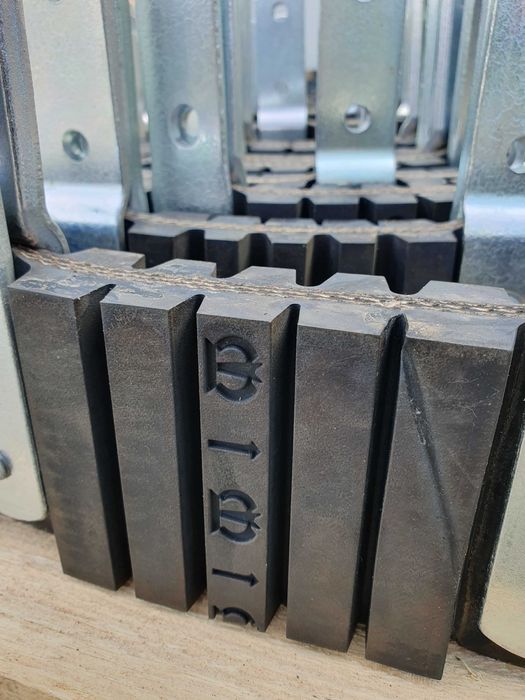 Taśma Pasy komory Krone Prasa Comprima CF 155 XC F 125 155 Gumowe Para