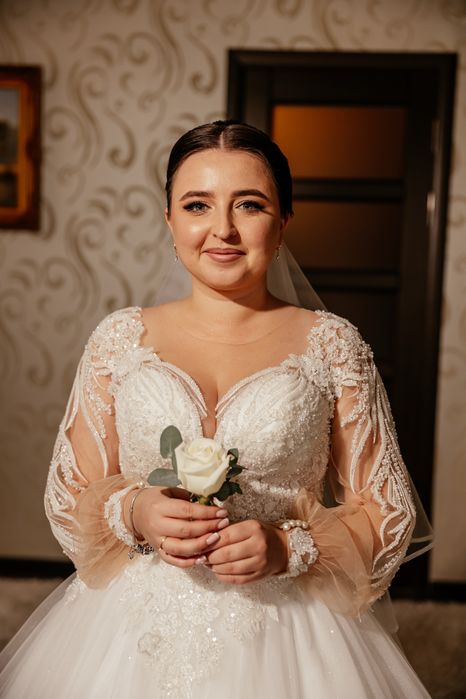Продам весліьну сукню