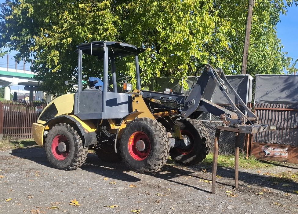 Ladowarka new holland w70 rok 10 okazja transport