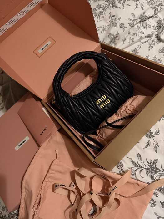 torebka miu miu wander hobo lambskin small elegancka mała skórzanana