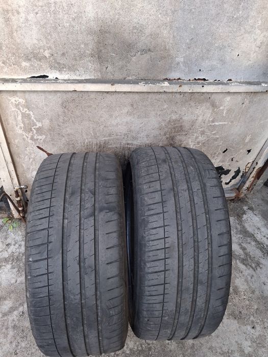Pneus 235 35R19 usados