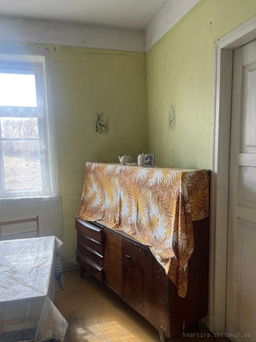 № 4946 - Будинок в в центрі села Стирти (Черняхівський район), 1-пов.
