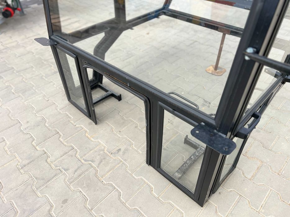 Kabina Ursus Kabina ciągnikowa z błotnikami/ kabina bez błotników C330 C-330 C360 C-360 MF235 MF255 T25 T-25 +wycieraczka / Dostawa całe PL --RATY--
