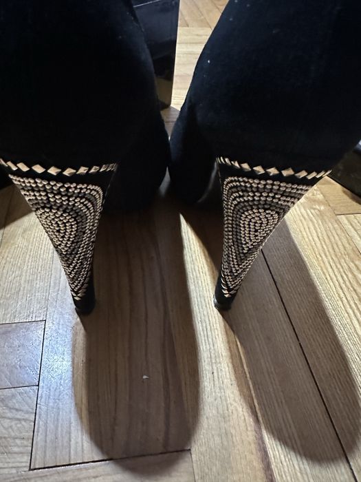 Праздничные туфли  в стразах