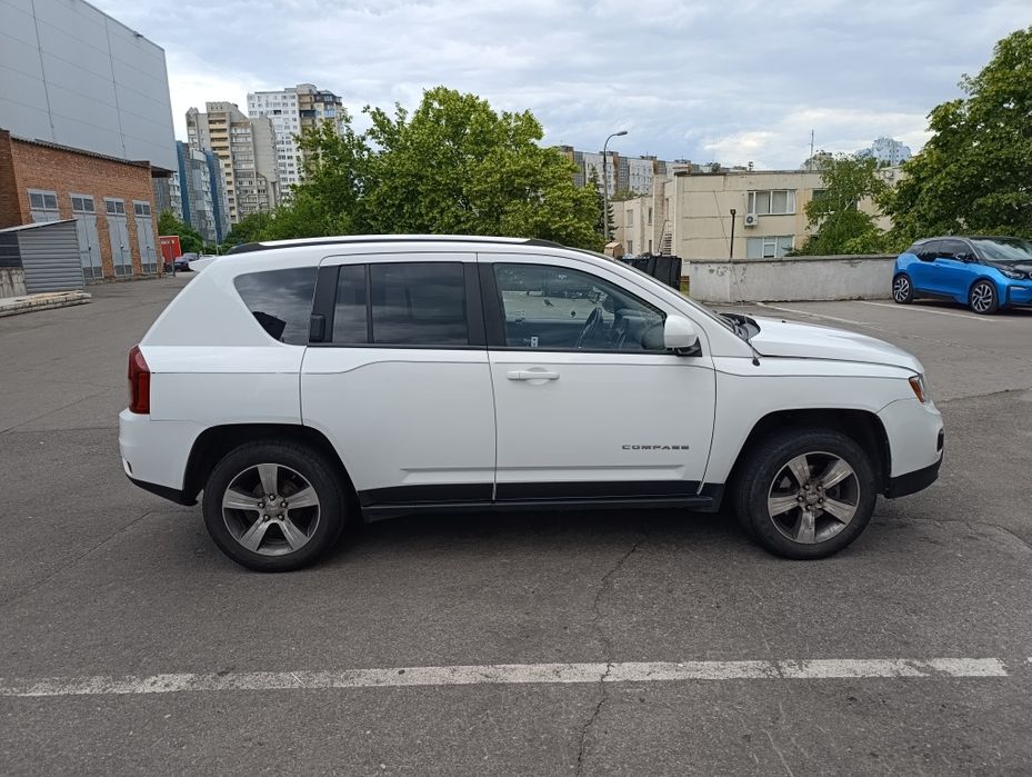 Продам машину ..