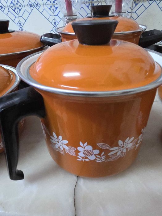 Vintage Orange Cookware Set448660976782561281