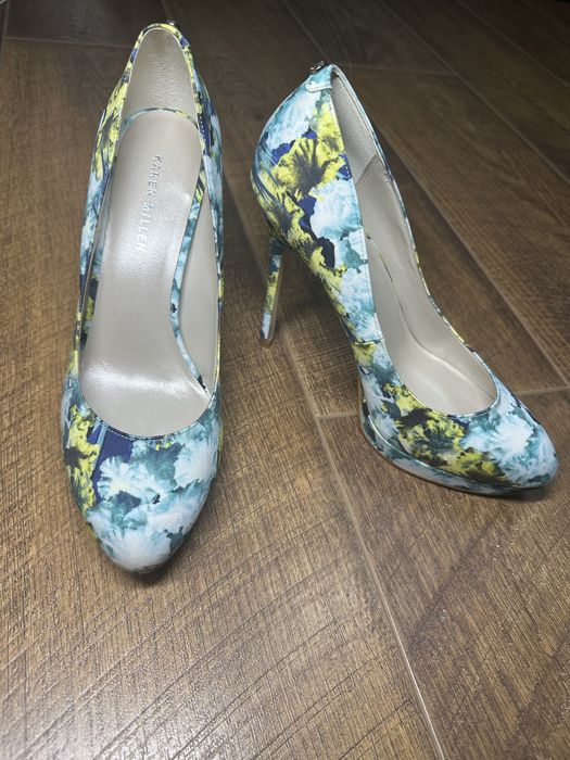 туфлі-човники на підборах від Karen Millen