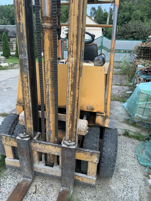 Погрузчик вилочний 3т.