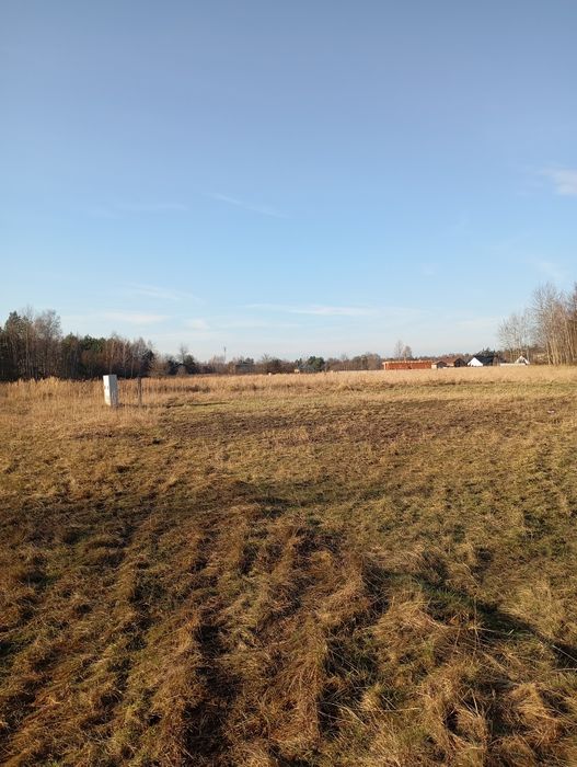 Sprzedam działkę budowlaną z mediami