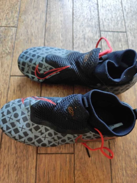 Buty sportowe Nike, korki