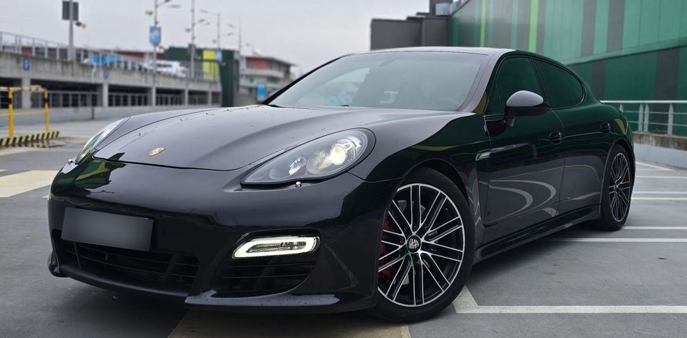 Porsche Panamera Porsche Panamera Gts us