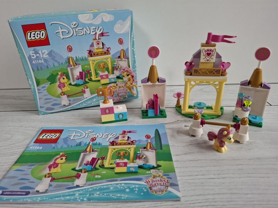 Klocki LEGO Disney 41144 Stajnia Fuksji