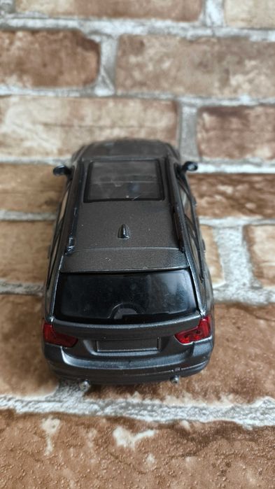 Модель авто BMW S Series Touring 1:24 Bburago