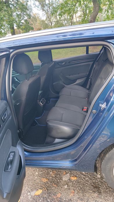 Продаю власний автомобіль Renault Megane IV