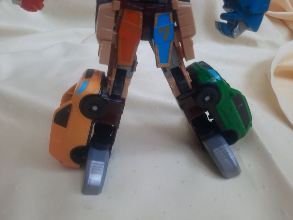 Тобот Гига 7. 6 машинок и вертолет.