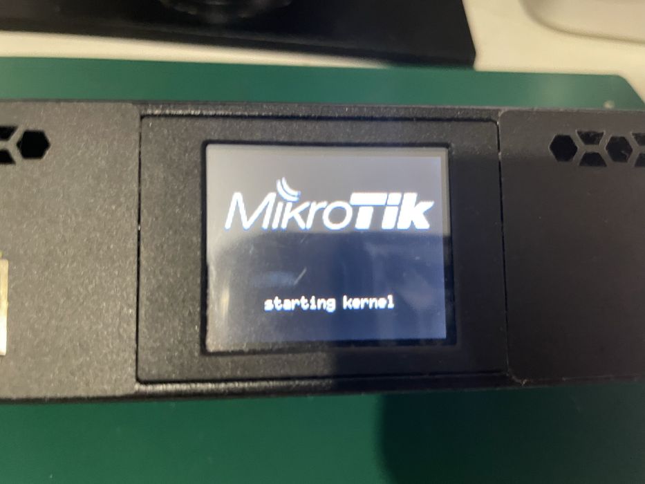 MikroTik RB3011UiAS-RM