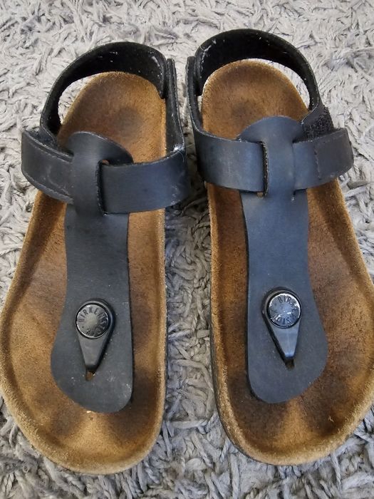 Sandálias de menina