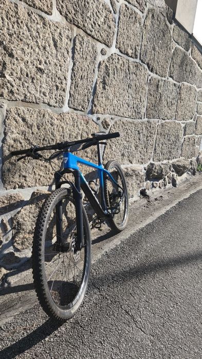 Bicicleta berria em carbono