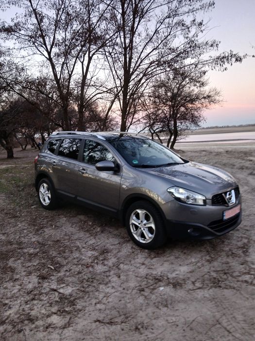 Продам   2012р Авто на повном ходу максимальная  коомплектация  Босе .