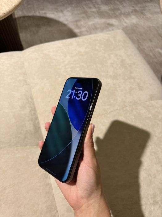 продам iPhone 15 Pro Max 256Gb Black e-sim