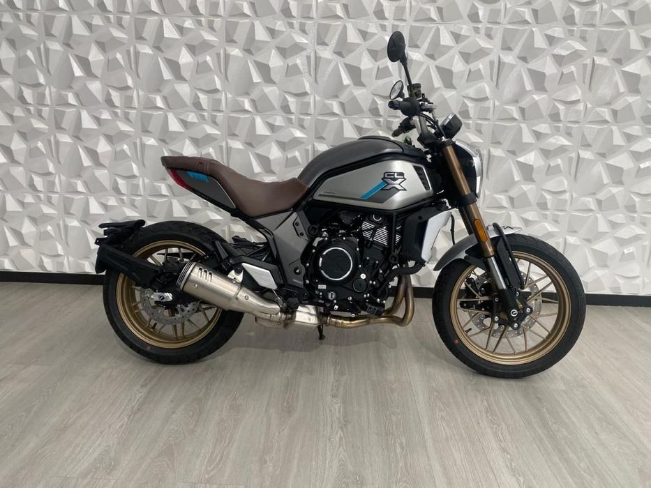 CF Moto 700CL-X Heritage