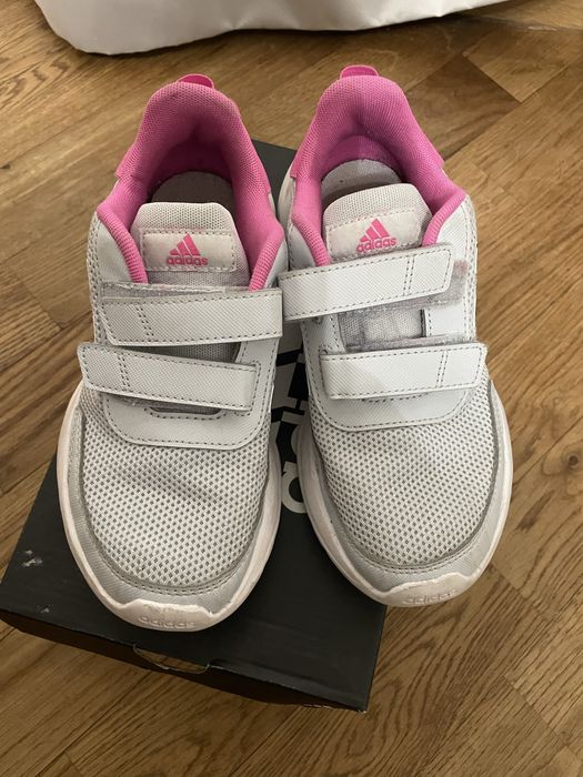 Buty sportowe Adidas roz 33 lekkie