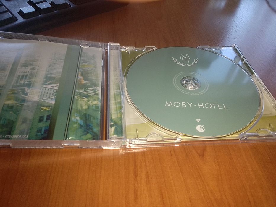 Cd moby hotel em bom estado