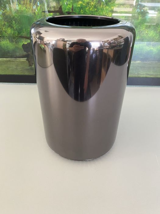 Apple mac pro 6.1 A1481  2xD500 32 GB ram 3,7 ghz