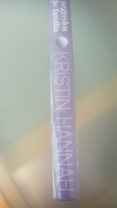"Segredos de Família" - Kristin Hannah (Círculo de Leitores) - Novo / Selado