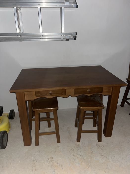 Conjunto mesa+bancos+movel