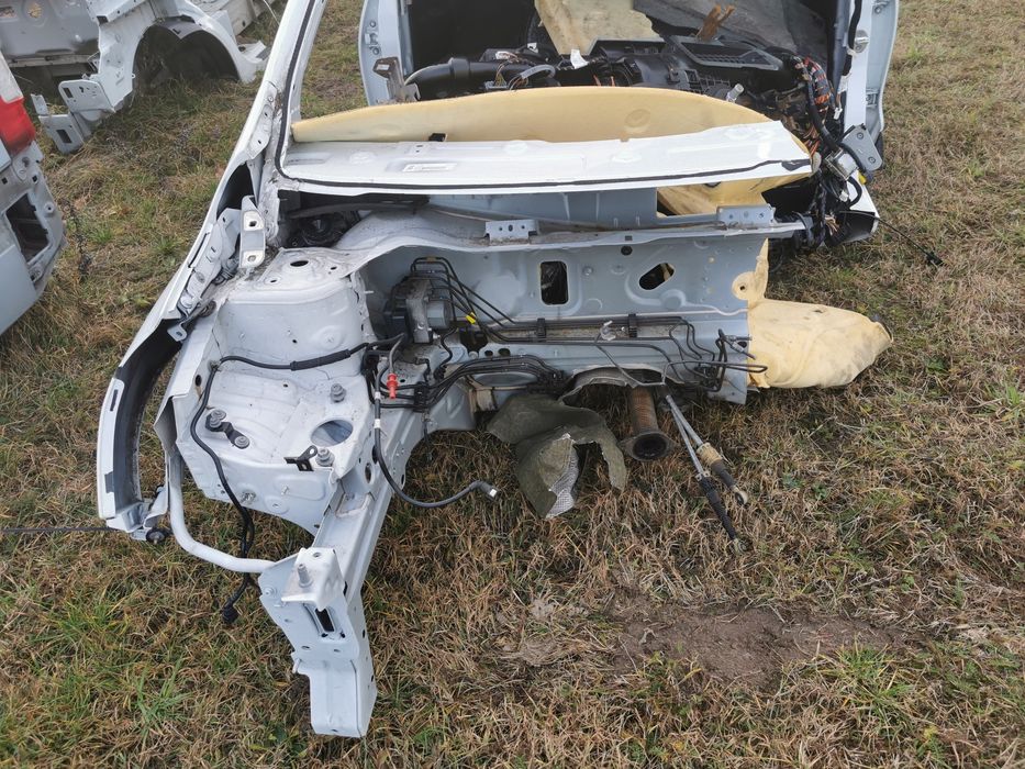 Ćwiartka Ćwiara Przód Prawa Renault Clio IV 4