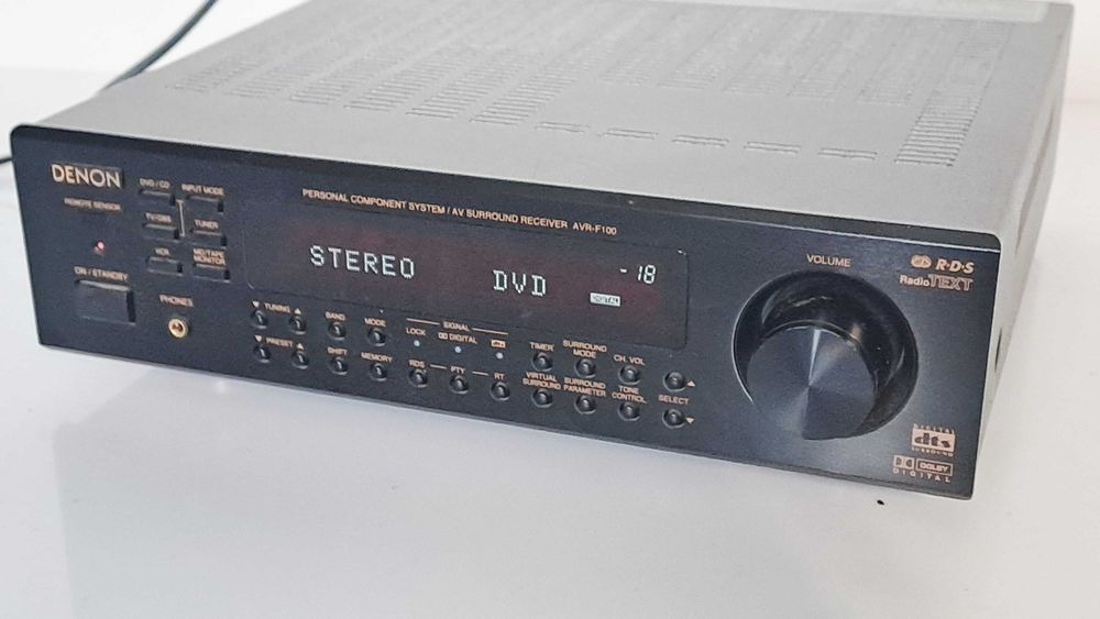 Amplituner Denon AVR-F100