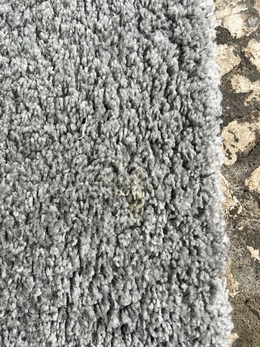 2 tapetes pequenos cinzentos