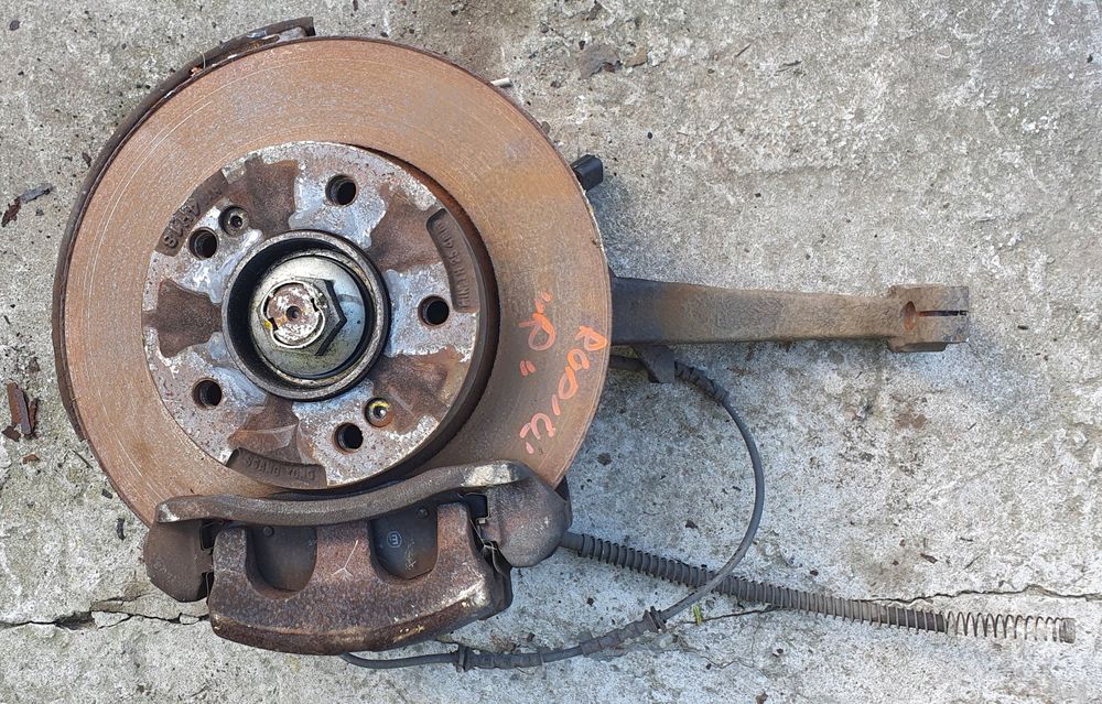 ssangyong rodius 2 ii turismo 13- 2.0 xdi 2wd zwrotnica prawa przednia