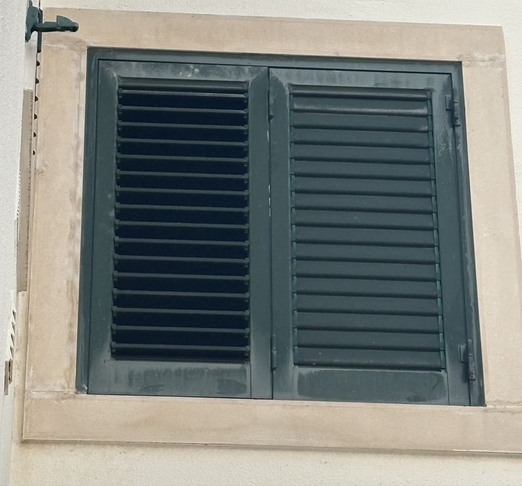 #10 Disponivel Portada e janela dupla oscilo-batente