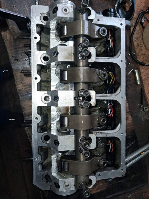 ГБЦ головка Volkswagen T5 1.9