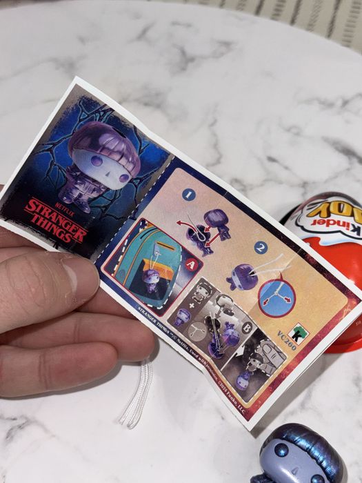 Фігурка Kinder Stranger Things Вілл з вивороту / потойбіччя