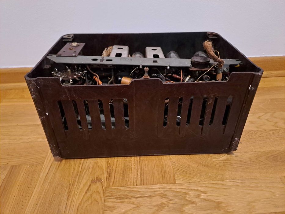 Radio PIONIER 48 nr. seryjny 003777 z 1948 roku
