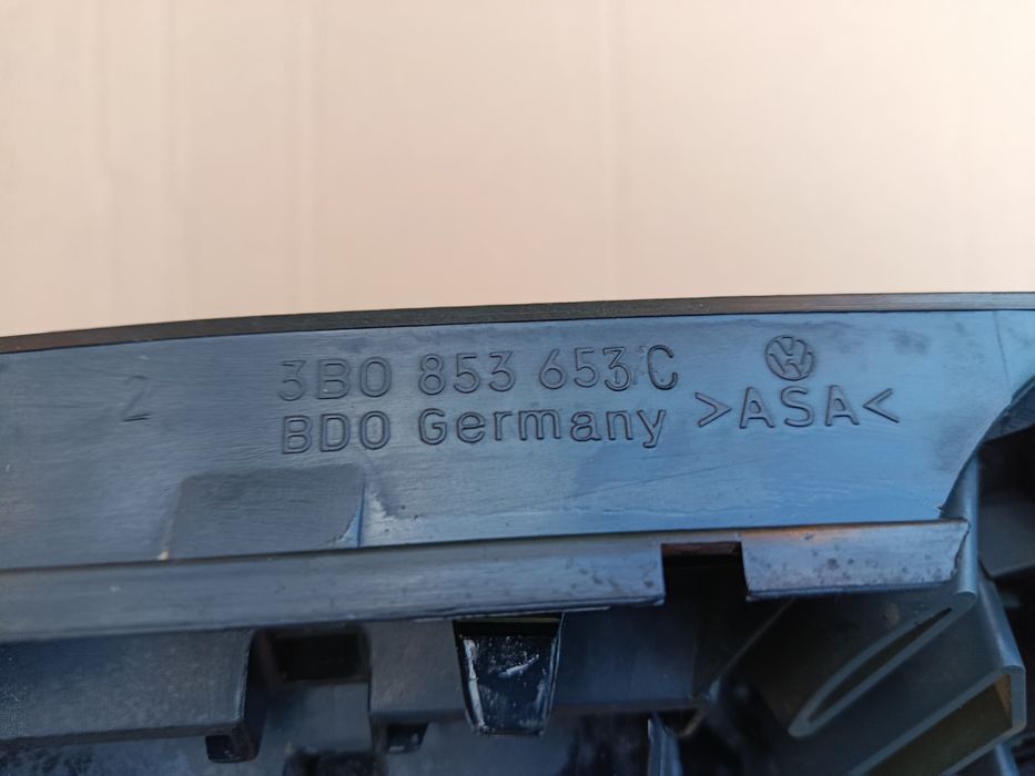 Grill Passat B5.  1996-2000 r  3B0 853 653C