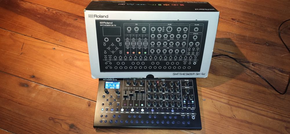 Roland SH-4d,  Digital Desktop Synthesizer
