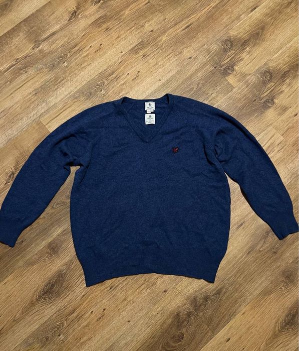Продам джемпер з V-подібним вирізом від бренду Lyle Scott