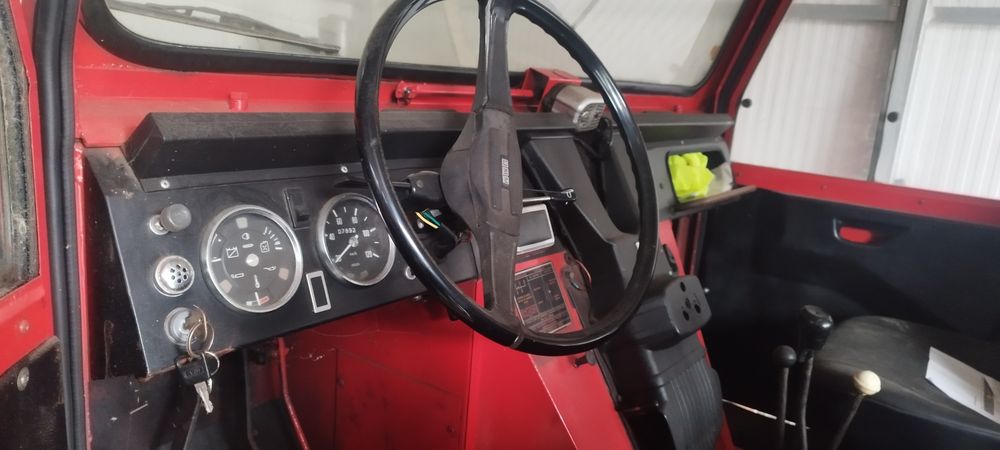 UMM  Cournil 
Tem  7892 km
Em muito bom estado 
Com kit de cap