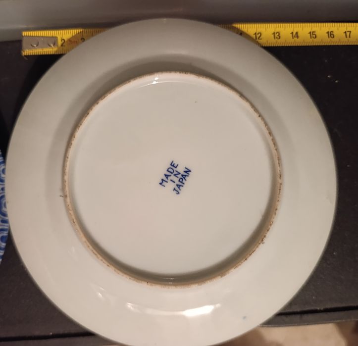 Pratos antigos de porcelana japonesa