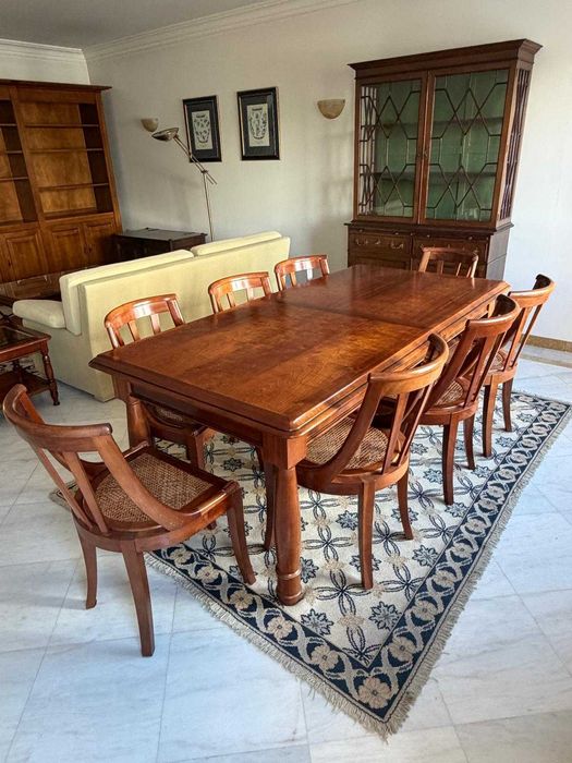 Mesa de jantar extensível em cerejeira maciça