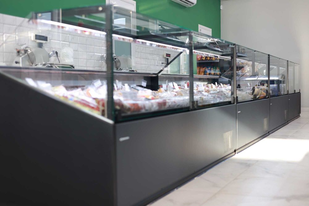 Гастрономія, морозильні та холодильні вітрини, ларі, стелажі, каси