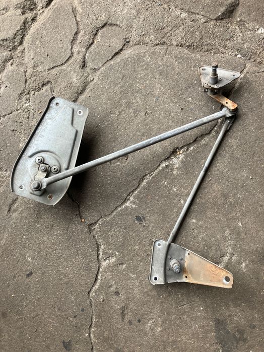 Peugeot Partner - mechanizm wycieraczek przód