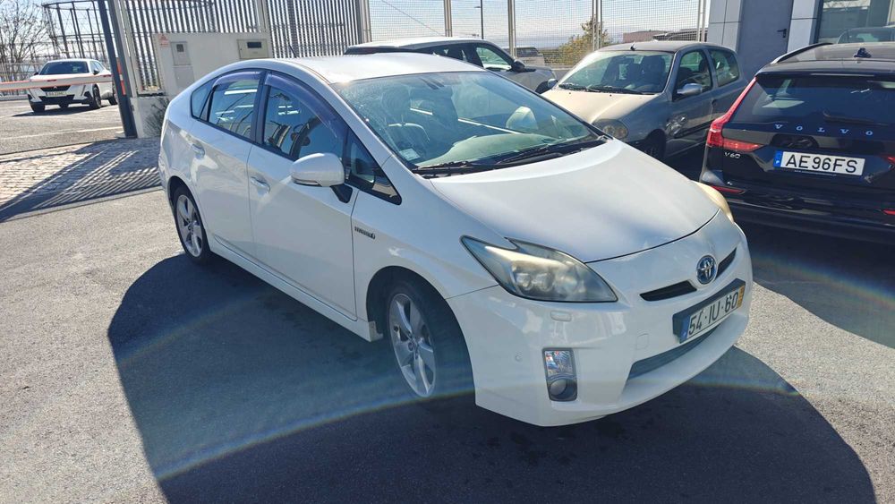 Toyota Prius 1.8 HSD Premium + GPS | 2010 | 200,000 km