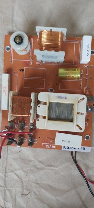 1 pair of 4-ohm crossovers64751668259587121