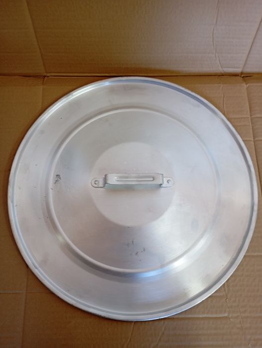 Продам кришку до каструлі 40л  алюмінієва ще колишня