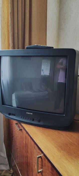 Телевізор SAMSUNG з кінескопом в робочому стані